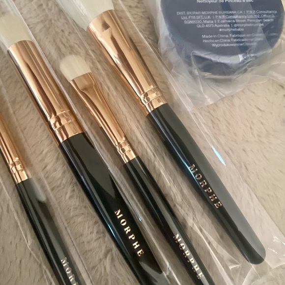 Morphe Eyeshadow Brush Kit With Free Gift & Travel Tubby - Picture 4 of 6
